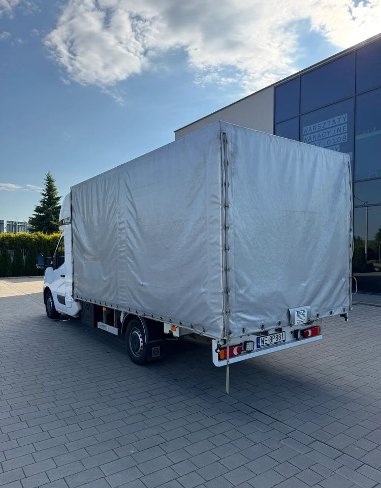 Renault Master - Ponyvás kisteherautó: 4 kép. Renault Master - Ponyvás kisteherautó: 4 kép.