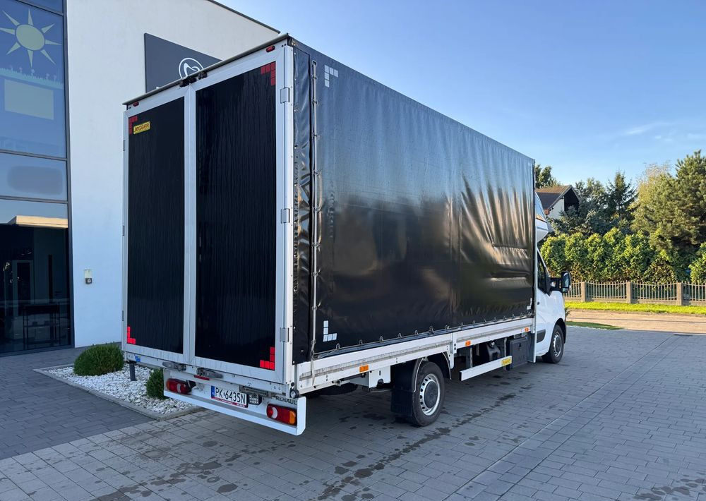 Renault Master - Ponyvás kisteherautó: 5 kép. Renault Master - Ponyvás kisteherautó: 5 kép.