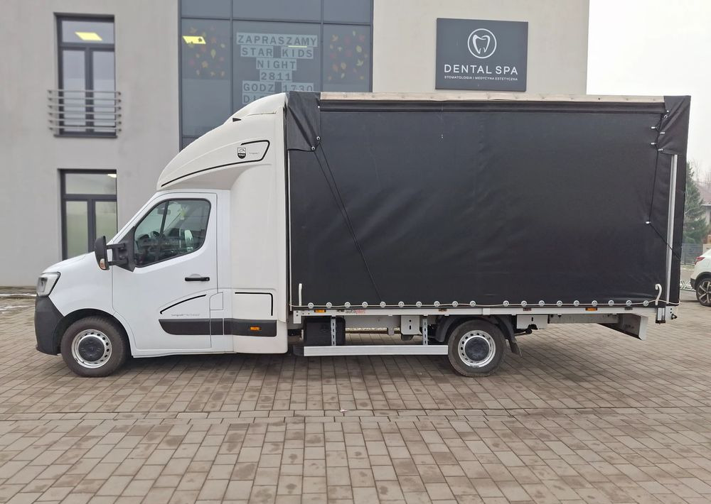 Renault Master - Ponyvás kisteherautó: 5 kép. Renault Master - Ponyvás kisteherautó: 5 kép.