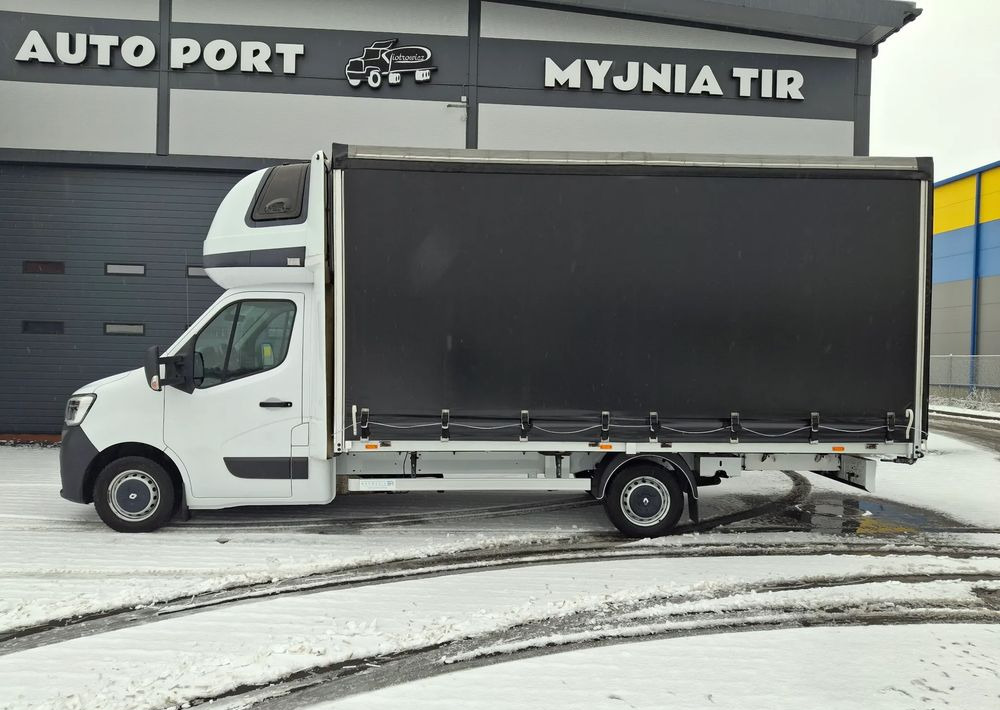 Renault Master - Ponyvás kisteherautó: 3 kép. Renault Master - Ponyvás kisteherautó: 3 kép.