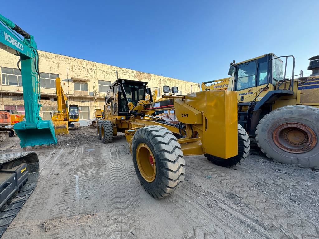 CAT 140 H - Gréder: 3 kép. CAT 140 H - Gréder: 3 kép.
