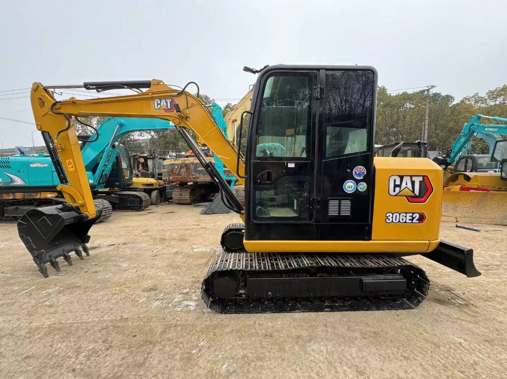 CAT 306E - Minikotró: 1 kép. CAT 306E - Minikotró: 1 kép.