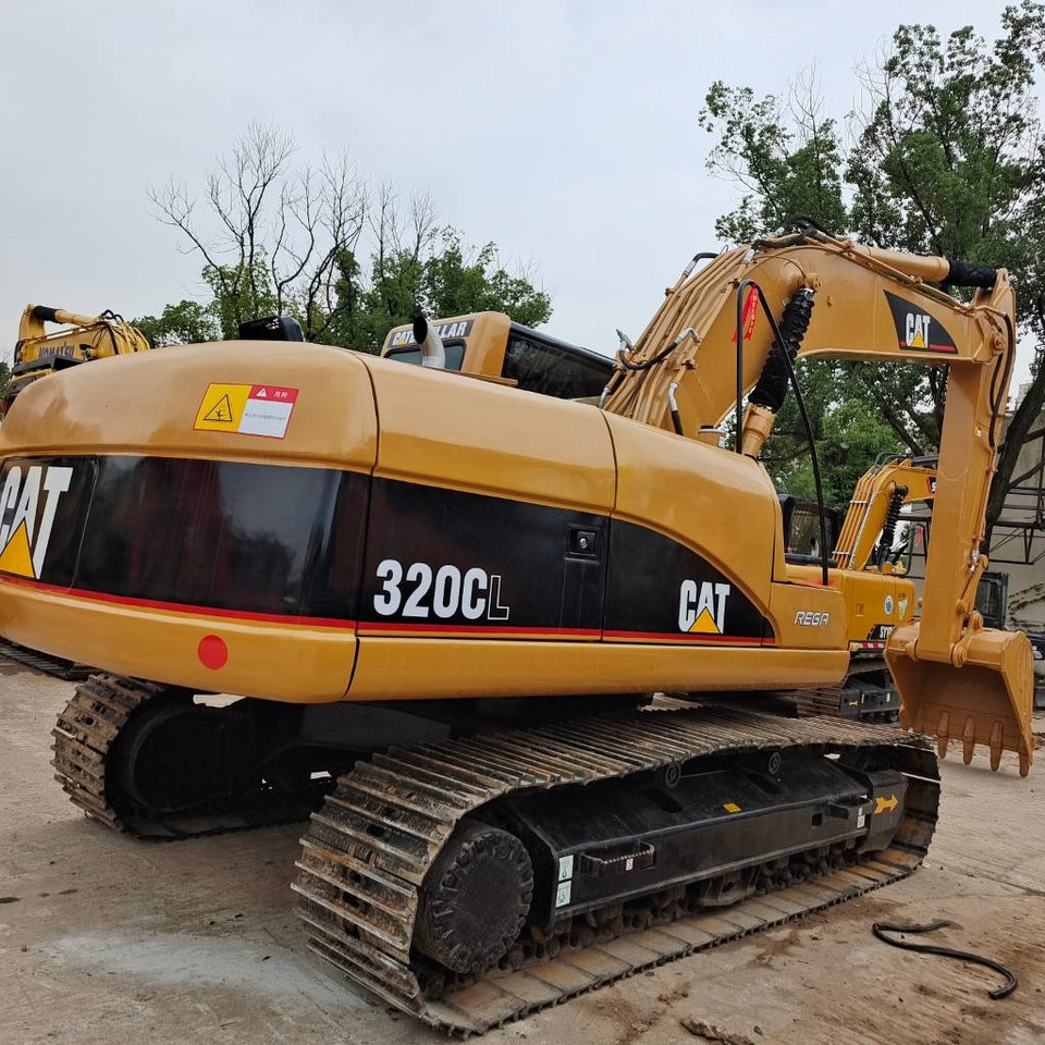 CAT 320 C L - Lánctalpas kotró: 1 kép. CAT 320 C L - Lánctalpas kotró: 1 kép.