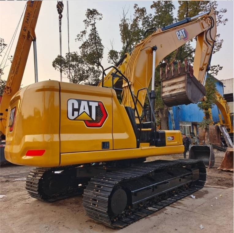 CAT 320 GC - Lánctalpas kotró: 5 kép. CAT 320 GC - Lánctalpas kotró: 5 kép.