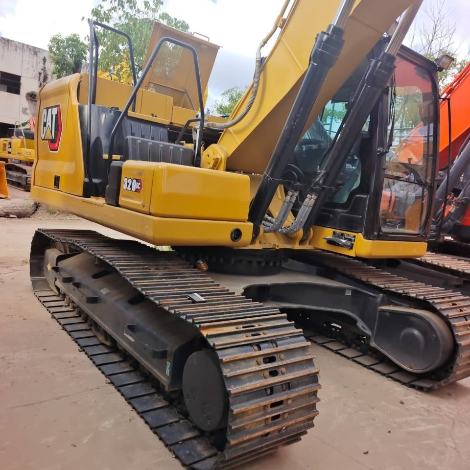 Lánctalpas kotró CAT 320 GC: 7 kép.