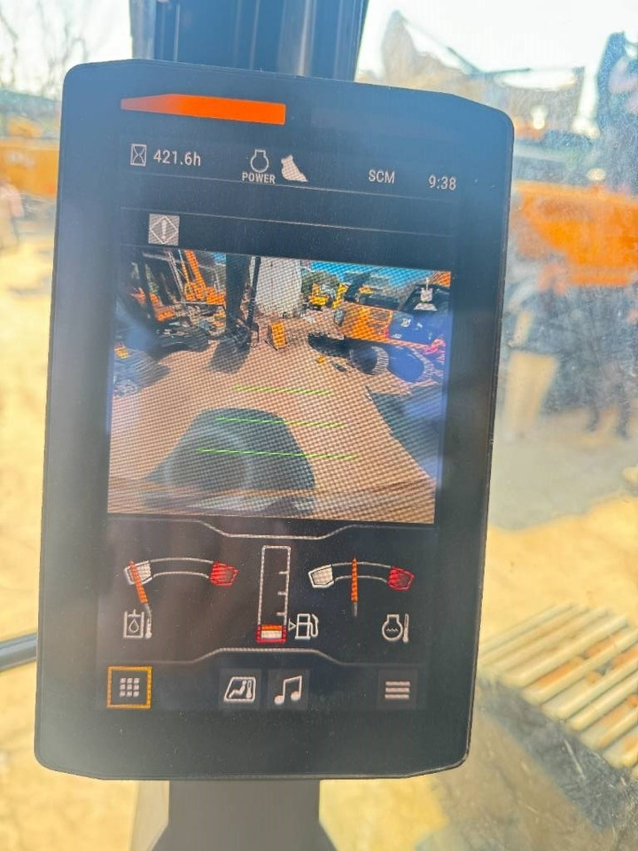 CAT 320 GC - Lánctalpas kotró: 3 kép. CAT 320 GC - Lánctalpas kotró: 3 kép.