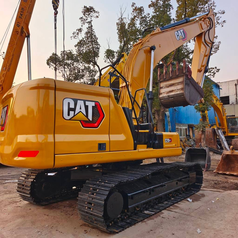 CAT 320GC - Lánctalpas kotró: 4 kép. CAT 320GC - Lánctalpas kotró: 4 kép.