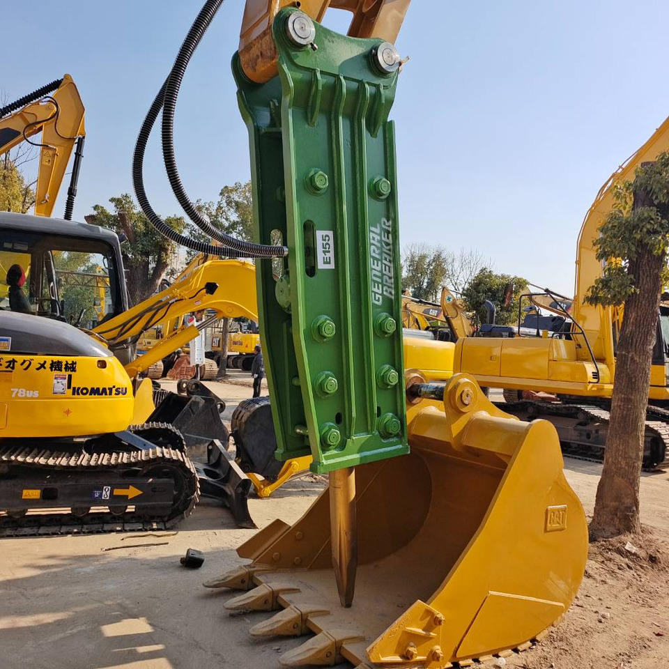 CAT 336 D2 - Lánctalpas kotró: 3 kép. CAT 336 D2 - Lánctalpas kotró: 3 kép.