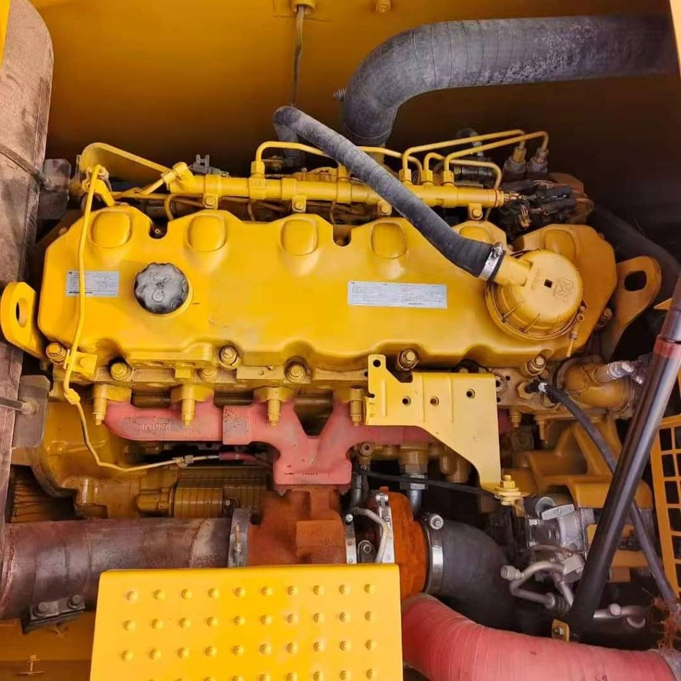 CAT 336 GC - Lánctalpas kotró: 4 kép. CAT 336 GC - Lánctalpas kotró: 4 kép.