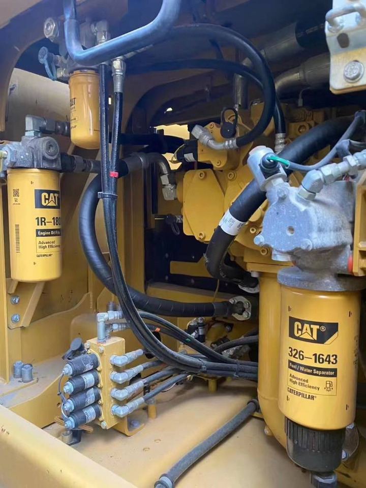 CAT 349 EL - Lánctalpas kotró: 5 kép. CAT 349 EL - Lánctalpas kotró: 5 kép.