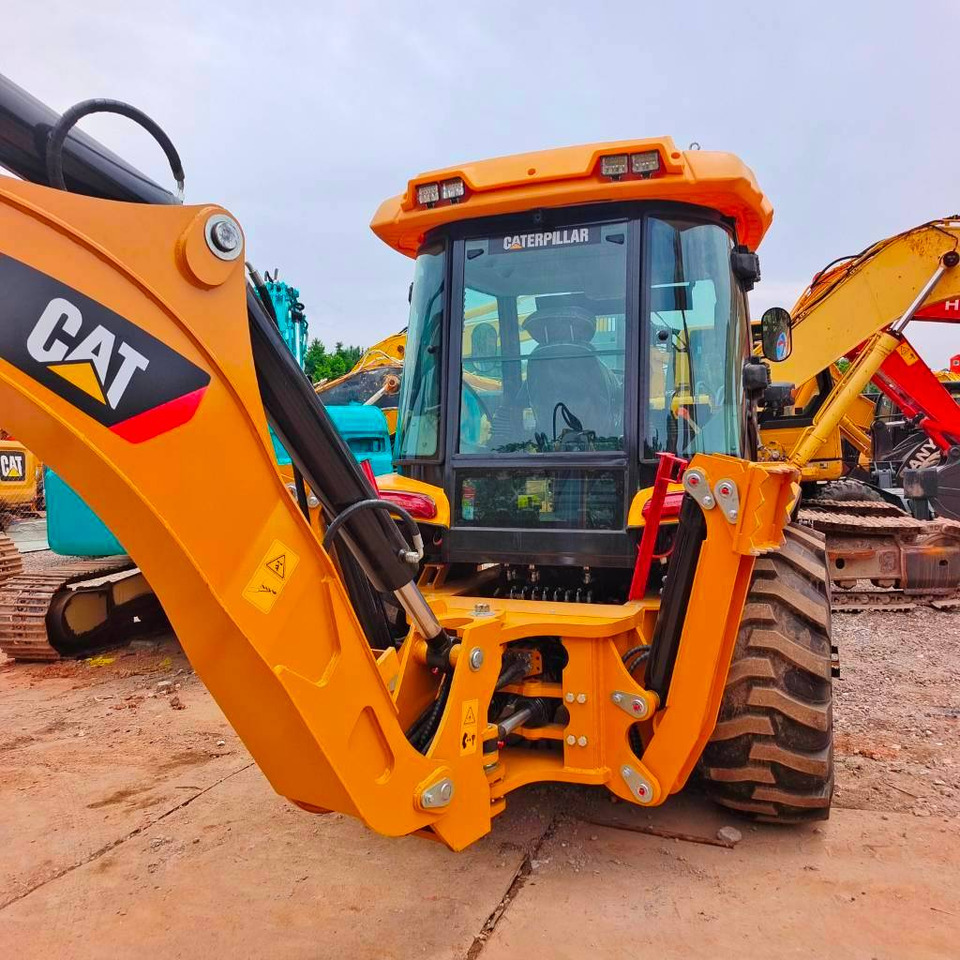 CAT 430 F 100% New - Kotrórakodó: 1 kép. CAT 430 F 100% New - Kotrórakodó: 1 kép.