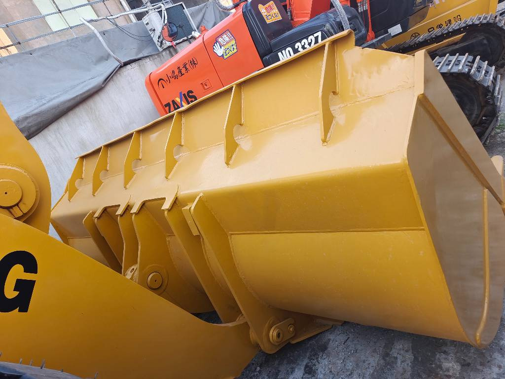 CAT 950 G - Gumikerekes homlokrakodó: 5 kép. CAT 950 G - Gumikerekes homlokrakodó: 5 kép.