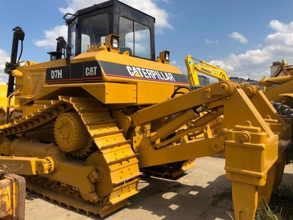 Buldózer CAT D 7 H: 1 kép.