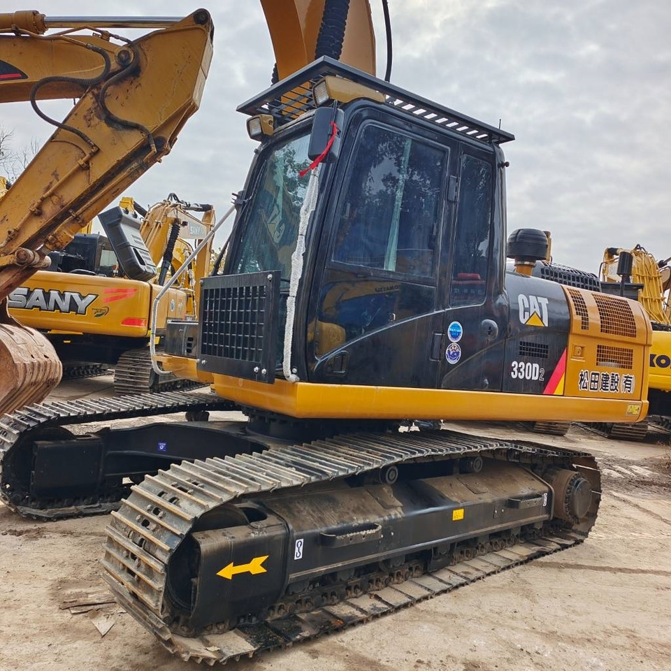 Lánctalpas kotró Cathefeng 330 D: 15 kép. Lánctalpas kotró Cathefeng 330 D: 15 kép.