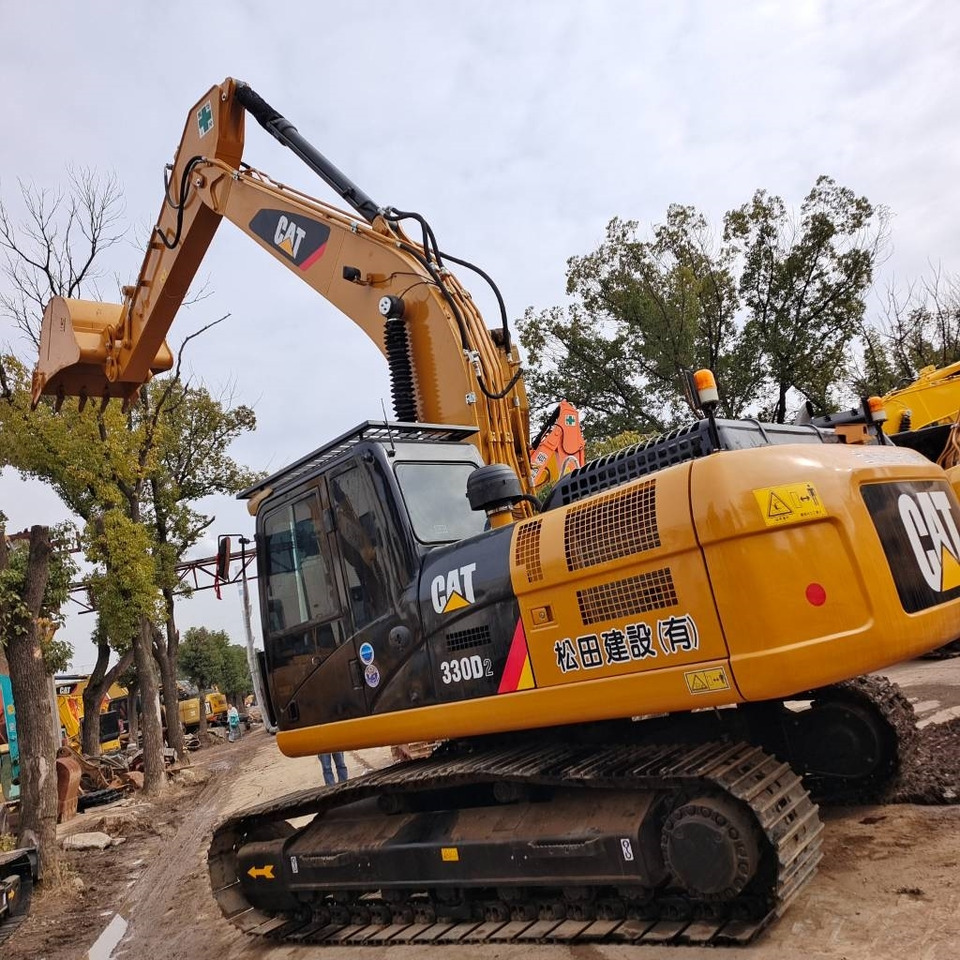 Lánctalpas kotró Cathefeng 330 D: 9 kép. Lánctalpas kotró Cathefeng 330 D: 9 kép.