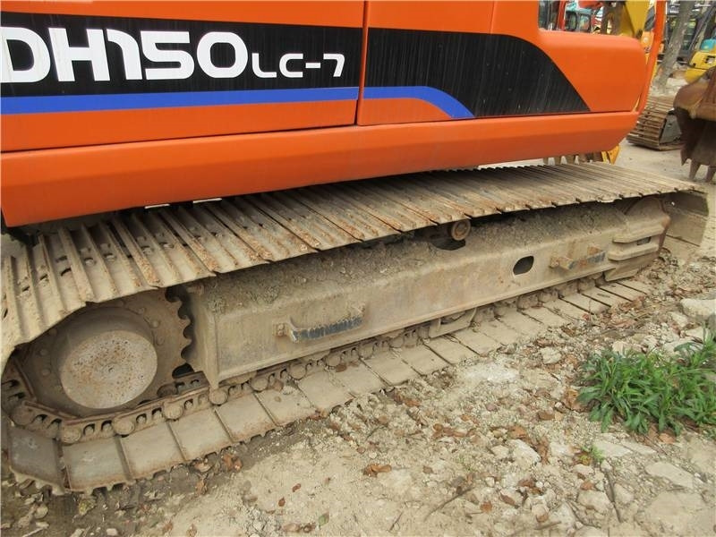 Doosan DH 150 LC-7 - Lánctalpas kotró: 2 kép. Doosan DH 150 LC-7 - Lánctalpas kotró: 2 kép.