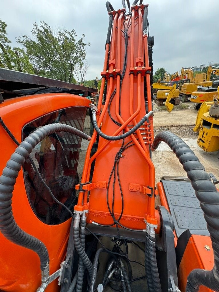 Doosan DX 300 - Lánctalpas kotró: 5 kép. Doosan DX 300 - Lánctalpas kotró: 5 kép.