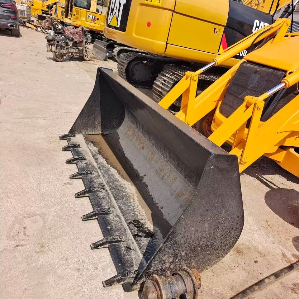 JCB 3 CX - Kotrórakodó: 4 kép. JCB 3 CX - Kotrórakodó: 4 kép.