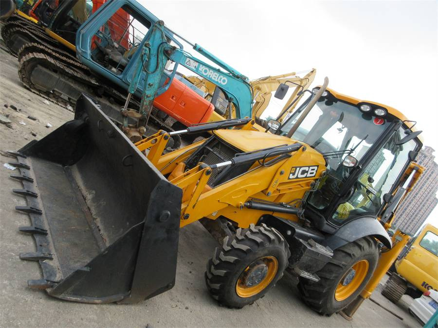 JCB 3 CX - Kotrórakodó: 1 kép. JCB 3 CX - Kotrórakodó: 1 kép.