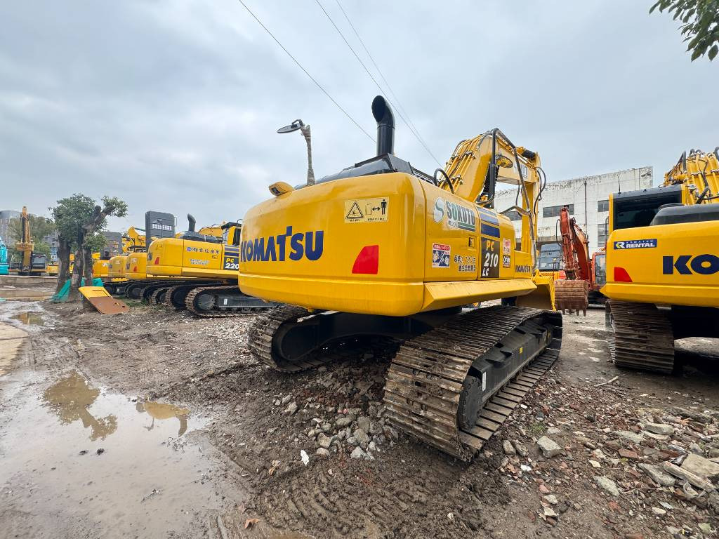 Komatsu Komatsu PC 210 LC-8 - Lánctalpas kotró: 5 kép. Komatsu Komatsu PC 210 LC-8 - Lánctalpas kotró: 5 kép.