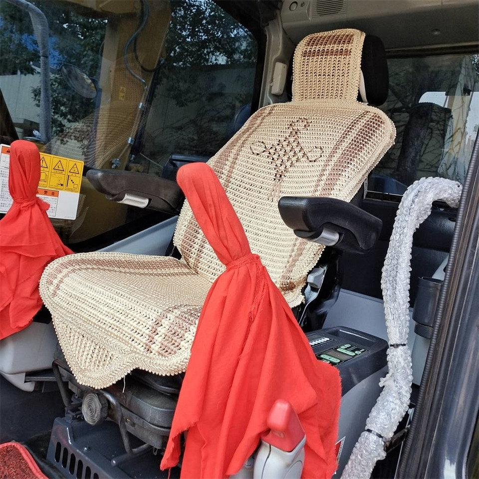 Lánctalpas kotró Komatsu PC 130: 7 kép.