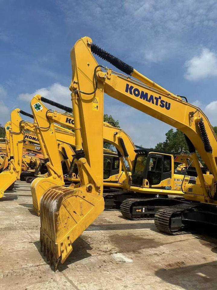 Komatsu PC 200 8N - Lánctalpas kotró: 3 kép. Komatsu PC 200 8N - Lánctalpas kotró: 3 kép.