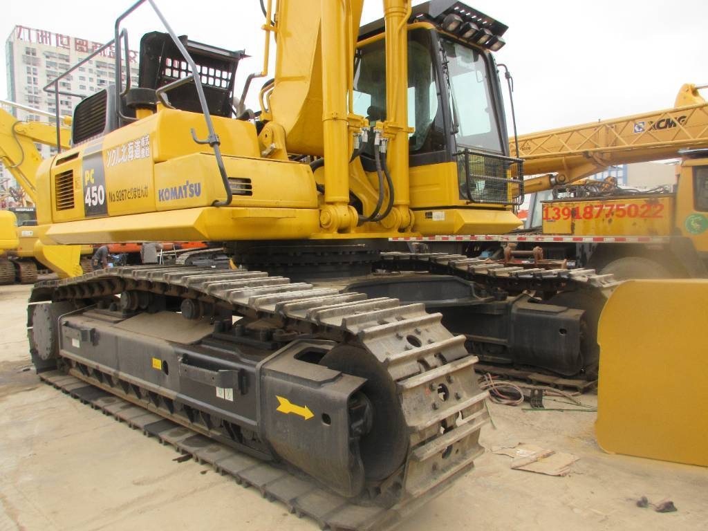 Komatsu PC 450 - Lánctalpas kotró: 1 kép. Komatsu PC 450 - Lánctalpas kotró: 1 kép.