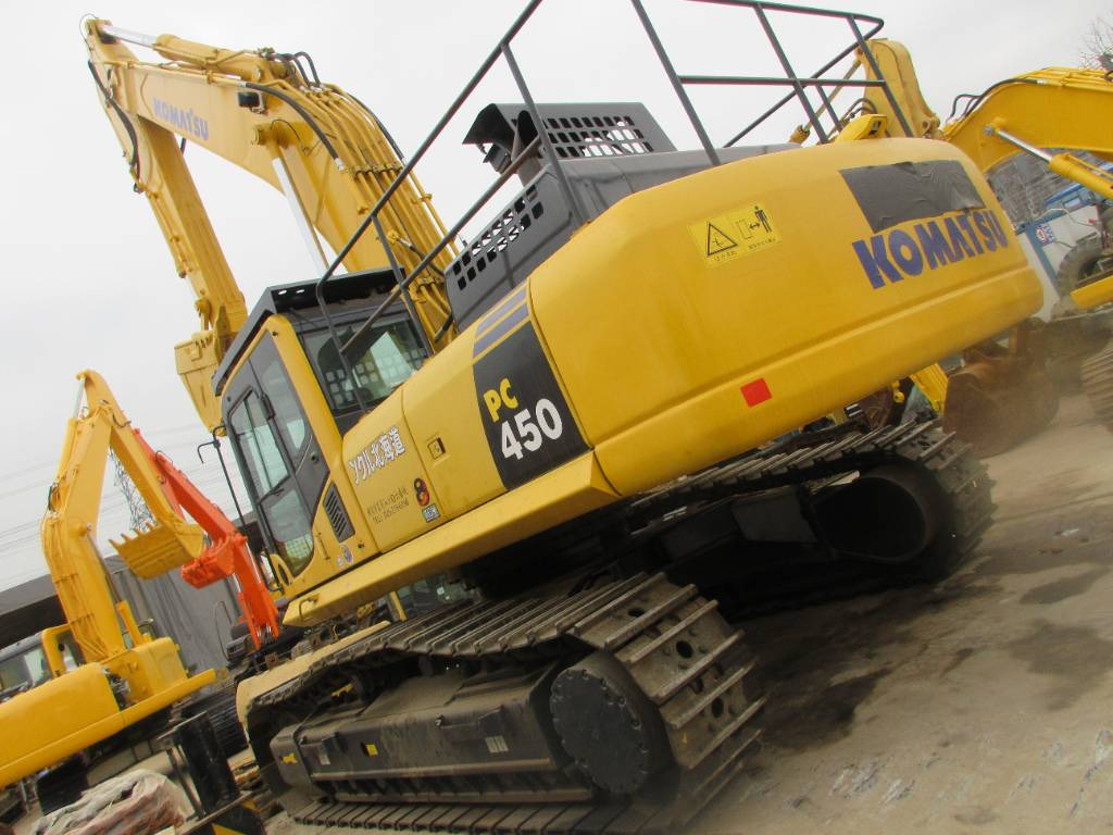 Komatsu PC 450 - Lánctalpas kotró: 1 kép. Komatsu PC 450 - Lánctalpas kotró: 1 kép.