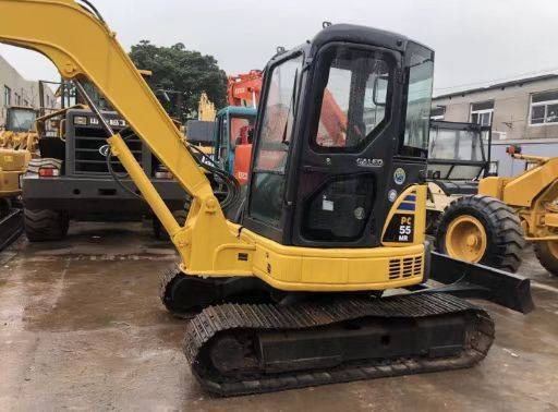 Komatsu PC 55 MR - Minikotró: 2 kép. Komatsu PC 55 MR - Minikotró: 2 kép.