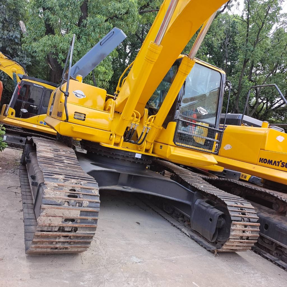 Komatsu PC300 - Lánctalpas kotró: 1 kép. Komatsu PC300 - Lánctalpas kotró: 1 kép.