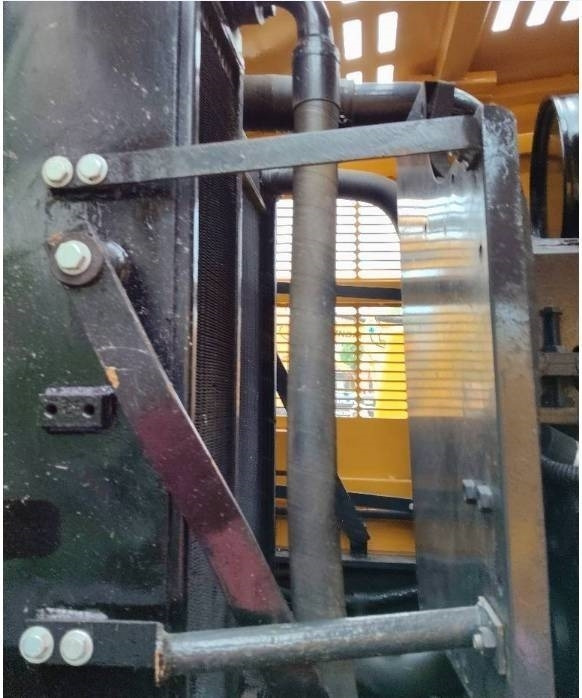 Komatsu WA 320-5 - Lánctalpas kotró: 4 kép. Komatsu WA 320-5 - Lánctalpas kotró: 4 kép.