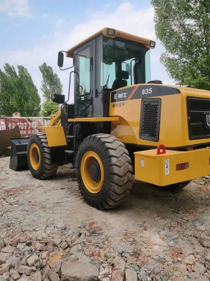 LiuGong 835 H - Gumikerekes homlokrakodó: 2 kép. LiuGong 835 H - Gumikerekes homlokrakodó: 2 kép.