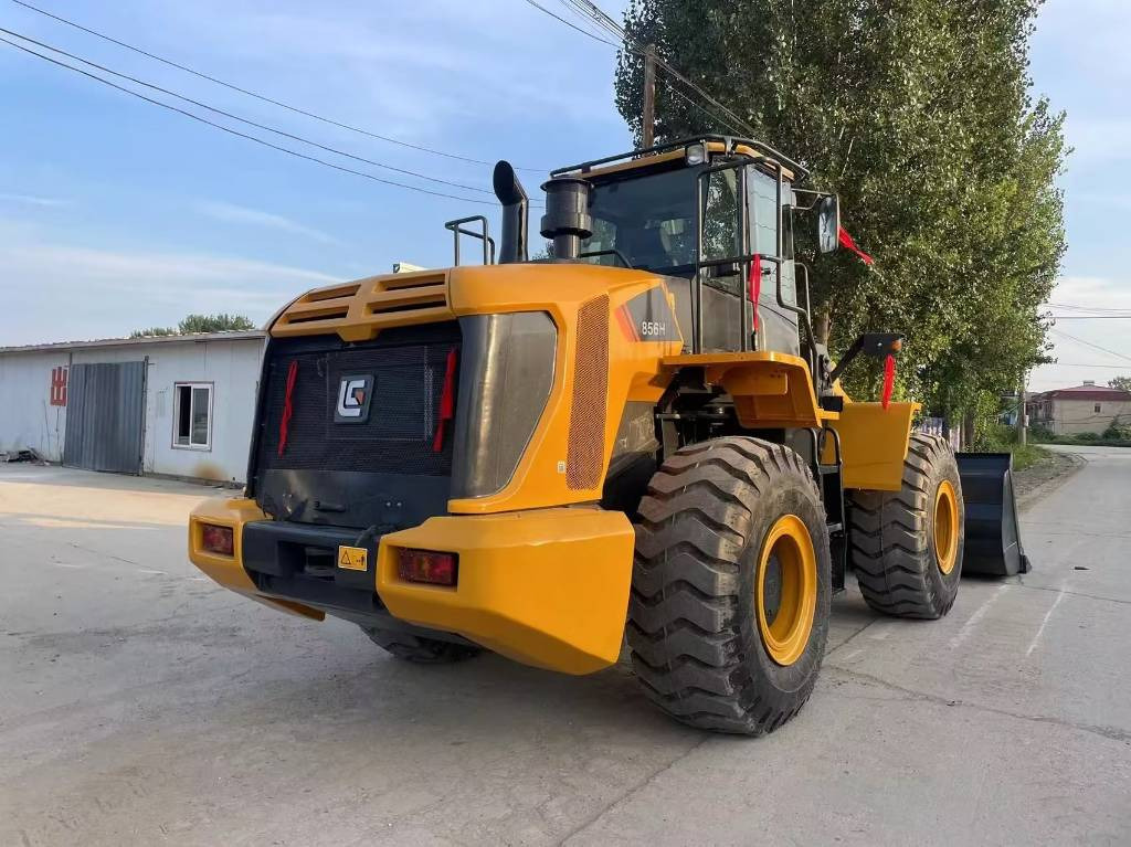 LiuGong 856H - Gumikerekes homlokrakodó: 4 kép. LiuGong 856H - Gumikerekes homlokrakodó: 4 kép.