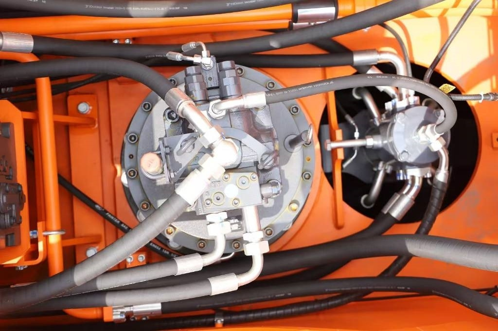 Lonking LG 6345 G4 100% brand new machine - Lánctalpas kotró: 5 kép. Lonking LG 6345 G4 100% brand new machine - Lánctalpas kotró: 5 kép.