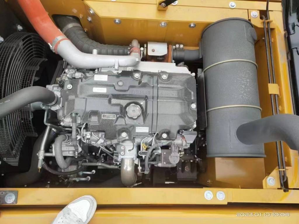 Sany SY 205 H - Lánctalpas kotró: 3 kép. Sany SY 205 H - Lánctalpas kotró: 3 kép.