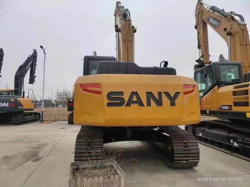 Sany SY 205 H - Lánctalpas kotró: 4 kép. Sany SY 205 H - Lánctalpas kotró: 4 kép.