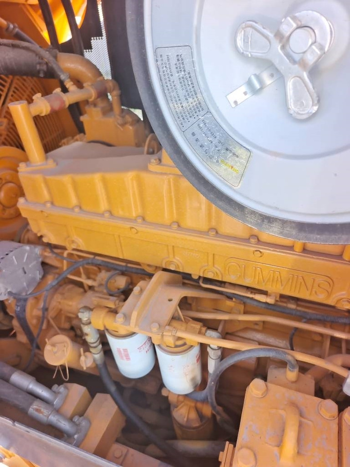 Buldózer Shantui SD 32: 11 kép.