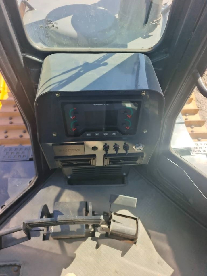 Buldózer Shantui SD 32: 15 kép.