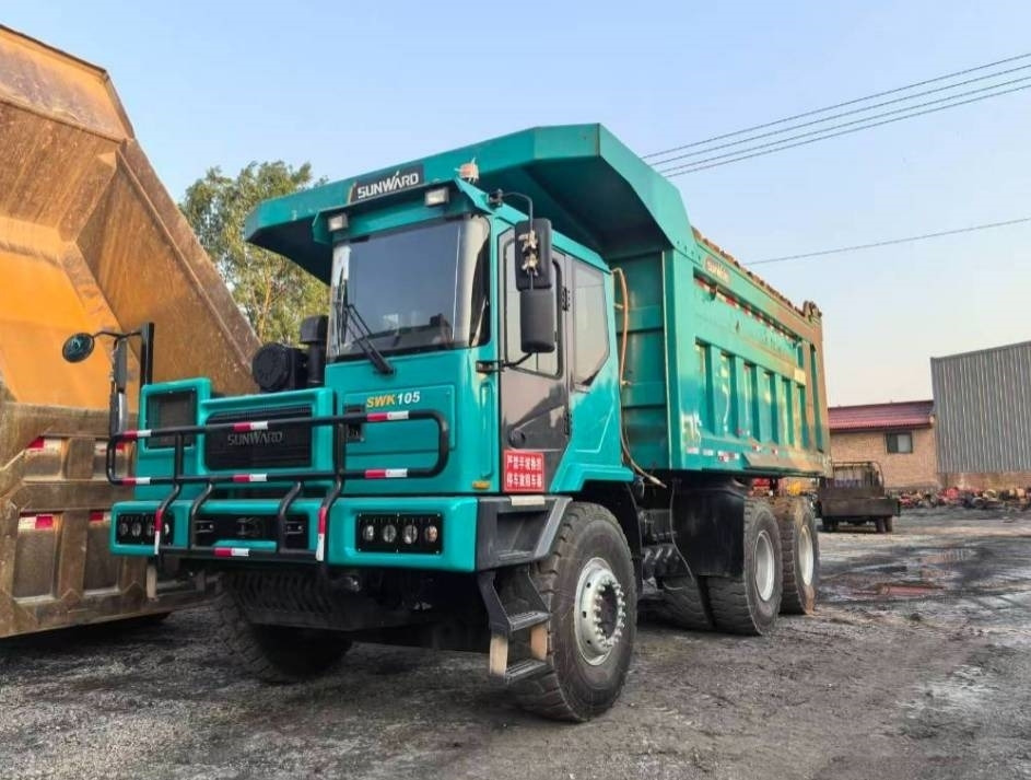 Sunward SWK 105 - Bánya teherautó: 2 kép. Sunward SWK 105 - Bánya teherautó: 2 kép.