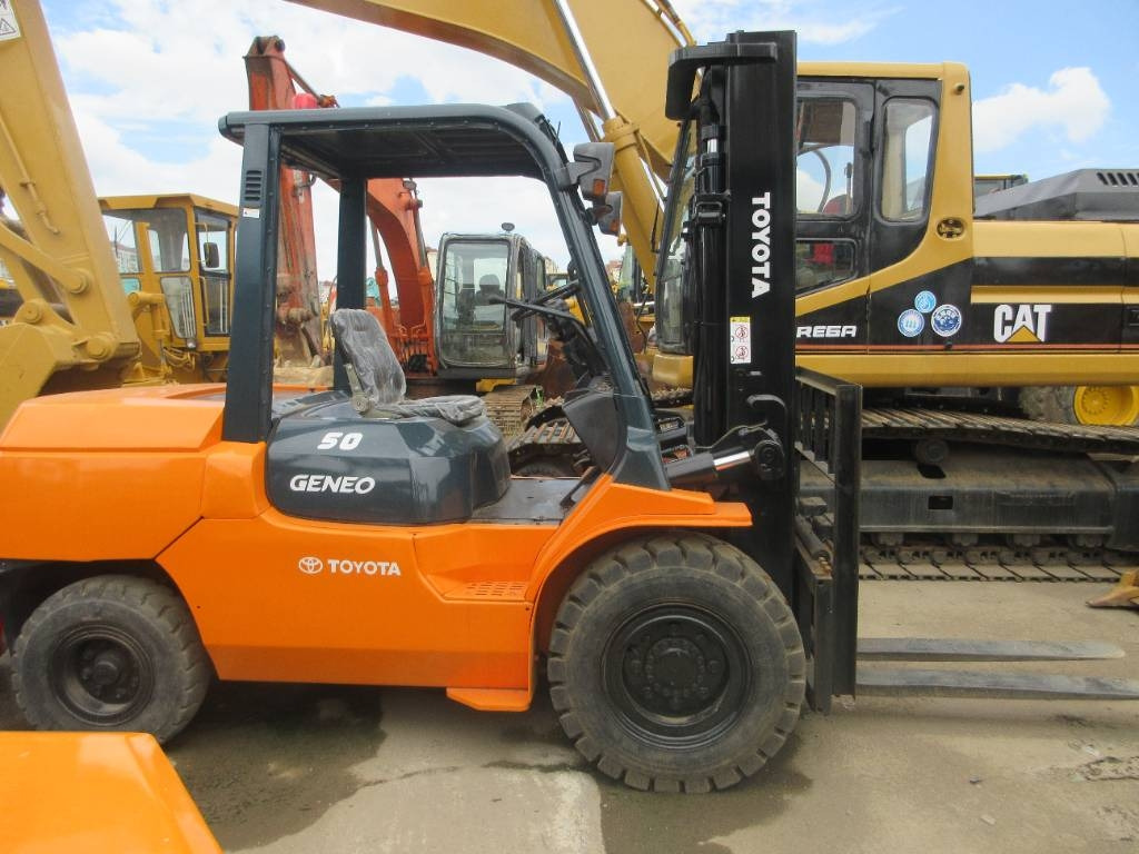 Toyota FD 50 - Dízel targonca: 1 kép. Toyota FD 50 - Dízel targonca: 1 kép.