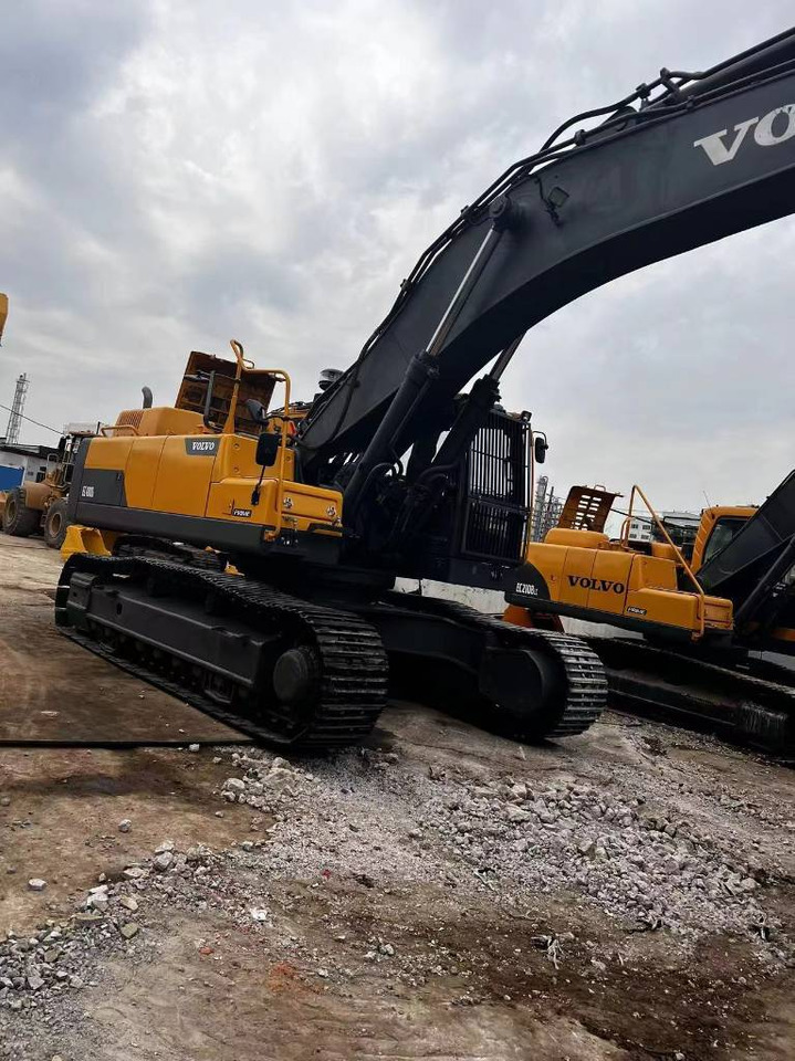 Volvo EC 480 D L - Lánctalpas kotró: 1 kép. Volvo EC 480 D L - Lánctalpas kotró: 1 kép.