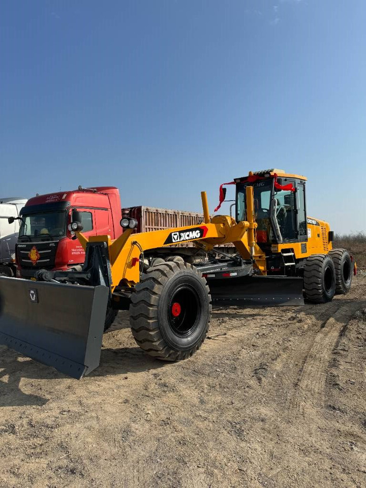 Gréder XCMG GR 2153: 14 kép.