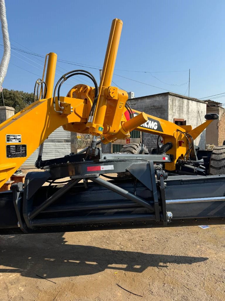 Gréder XCMG GR 2153: 8 kép.