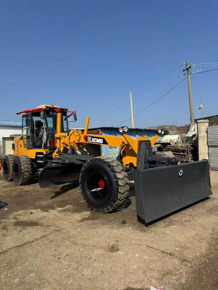 XCMG GR 2153 - Gréder: 1 kép. XCMG GR 2153 - Gréder: 1 kép.