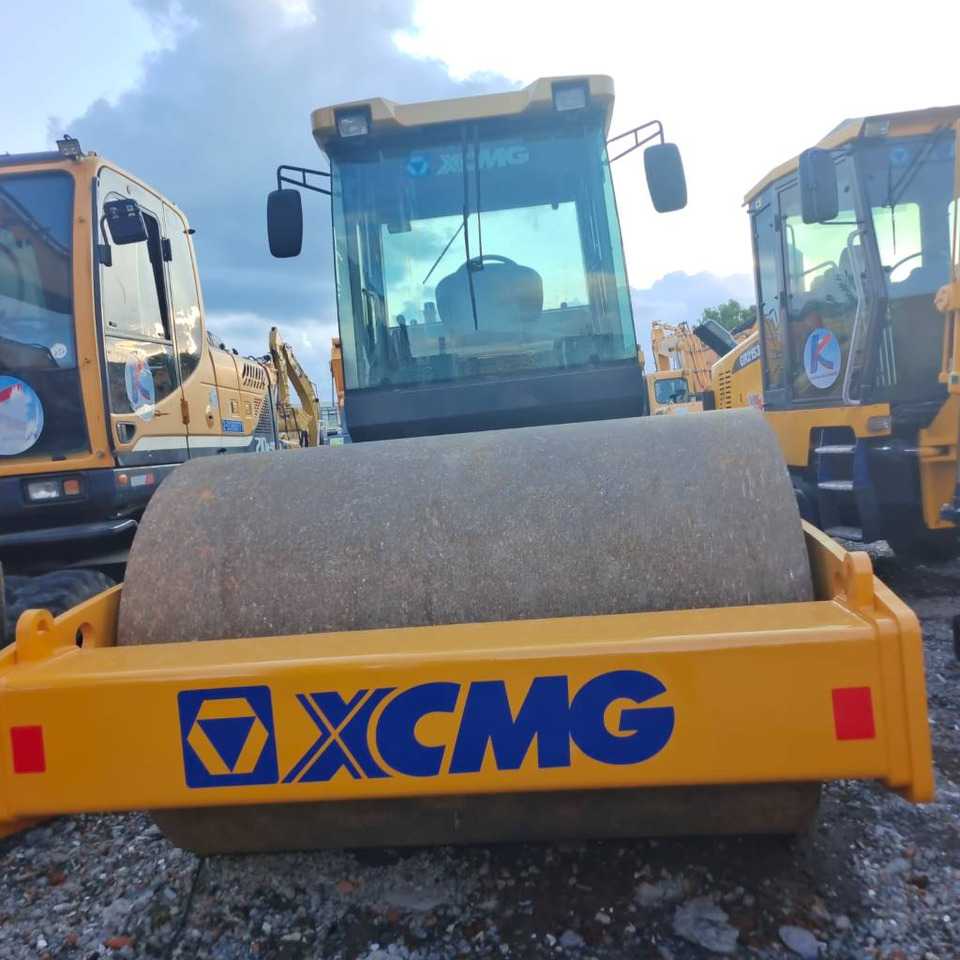 XCMG XS 183 J - Talajtömörítő: 5 kép. XCMG XS 183 J - Talajtömörítő: 5 kép.