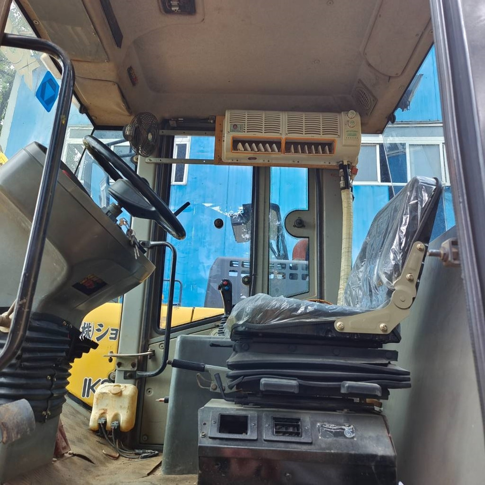 Talajtömörítő XCMG XS 203 J: 13 kép. Talajtömörítő XCMG XS 203 J: 13 kép.