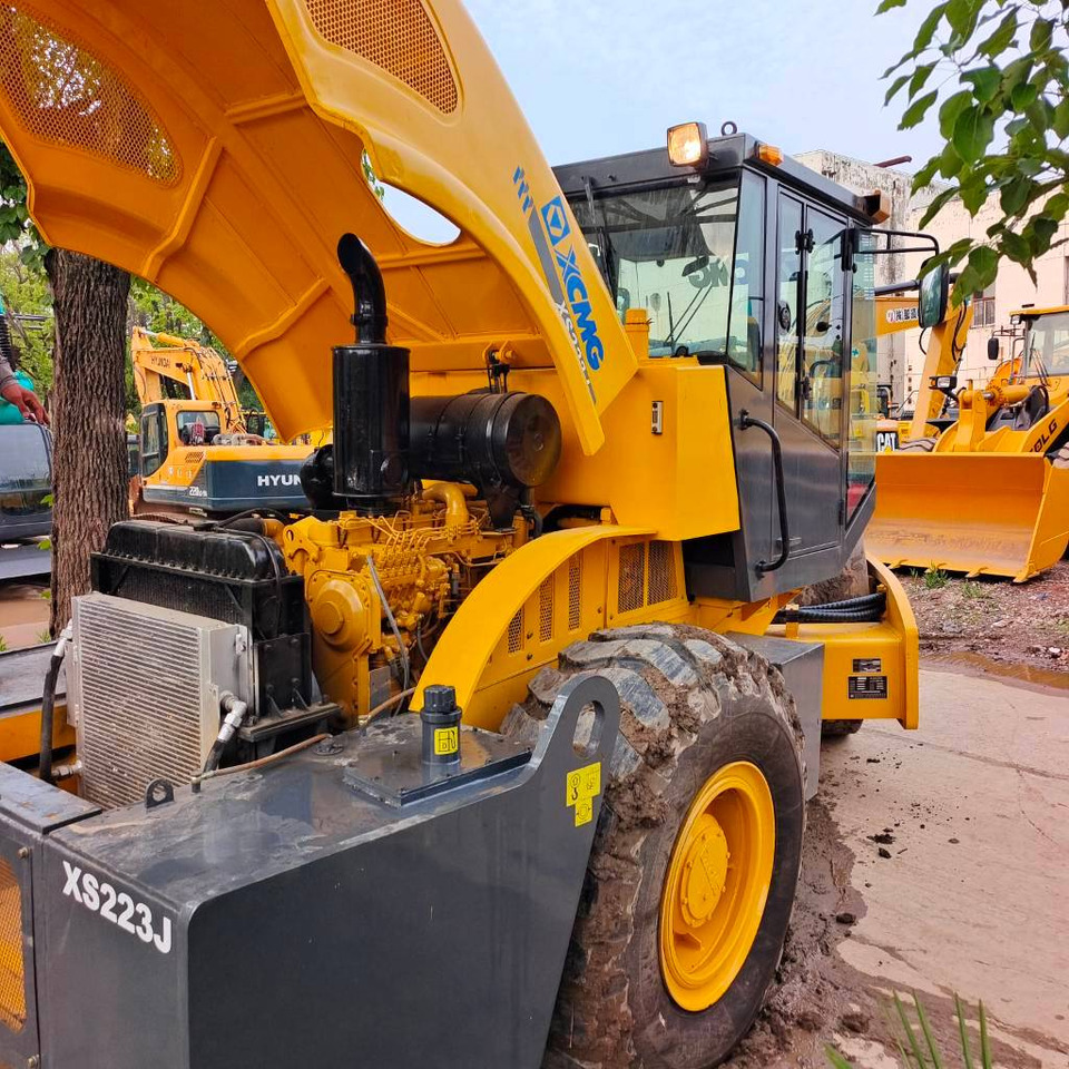 XCMG XS 223 J - Talajtömörítő: 1 kép. XCMG XS 223 J - Talajtömörítő: 1 kép.