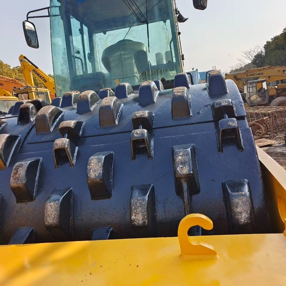 XCMG XS 223 J - Talajtömörítő: 4 kép. XCMG XS 223 J - Talajtömörítő: 4 kép.