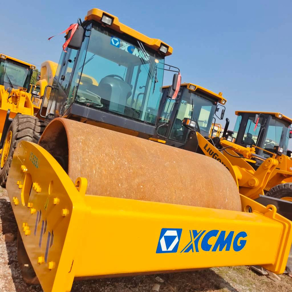 XCMG XS263J - Talajtömörítő: 4 kép. XCMG XS263J - Talajtömörítő: 4 kép.