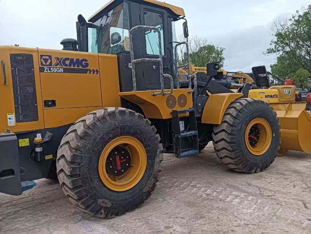XCMG ZL 50 GN - Gumikerekes homlokrakodó: 3 kép. XCMG ZL 50 GN - Gumikerekes homlokrakodó: 3 kép.
